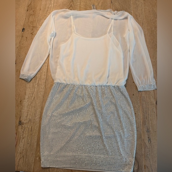 Cache Vintage White Long Sleeve Silver Rhinestone Knee Length Dress 6 - Picture 6 of 7